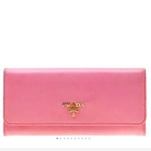 NWOT Prada Pink Saffiano Leather Wallet